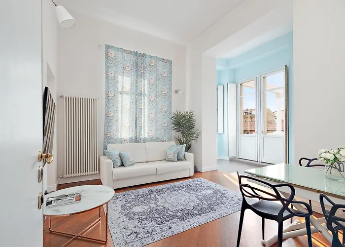 Two-room In Center 아파트 코모