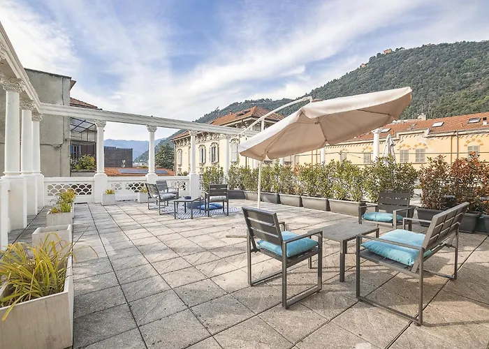 Two-room In Center * 코모